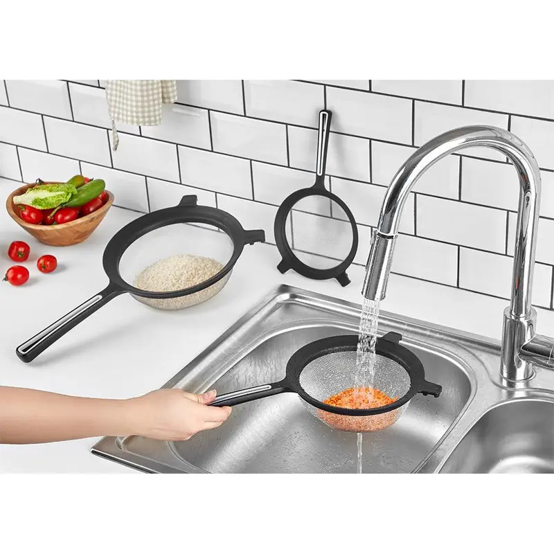 Baroness Big Metal Strainer  22 cm
